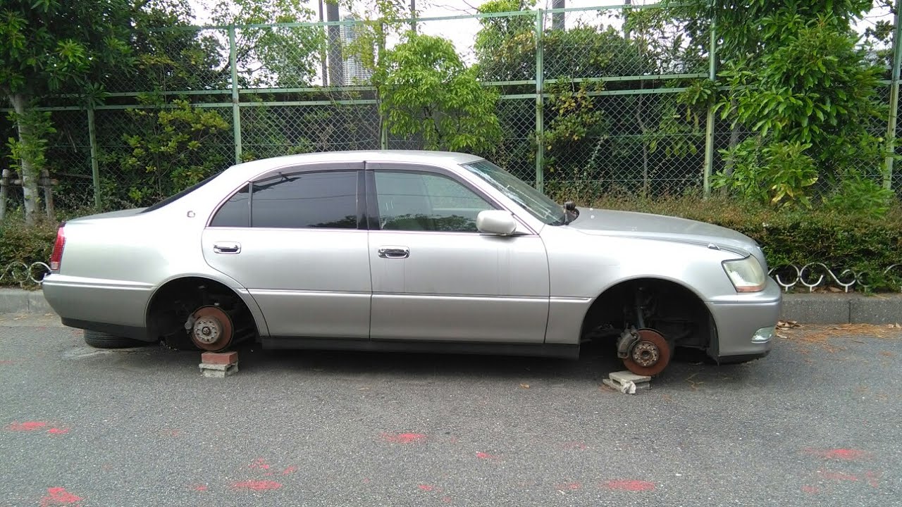 ５つの悪質な車の窃盗方法 タイヤにペットボトルが挟まっていたら狙われてる証拠 8割の人が知らない車の役立つ知識