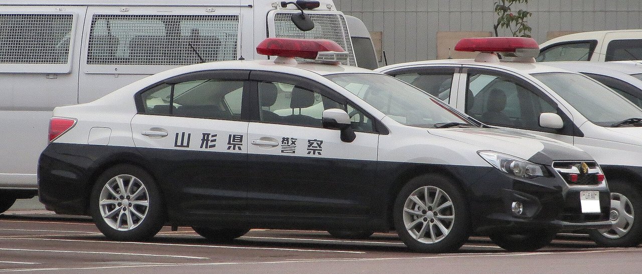 パトロールカー（セダン）